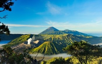 Petualangan Gunung Berapi Ganda: Kawah Ijen & Tur Grup Bromo (2H1M)